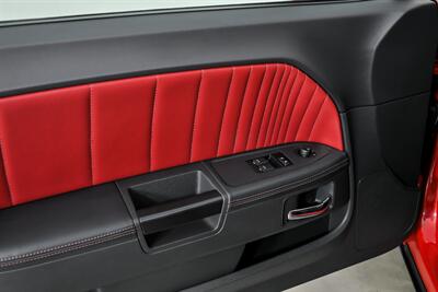 2014 Dodge Challenger R/T Shaker Package-COLLECTION QUALITY! - Photo 18 - Joliet, IL 60435