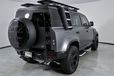2022 Land Rover Defender 110 Carpathian Edition   - Photo 12 - Joliet, IL 60435