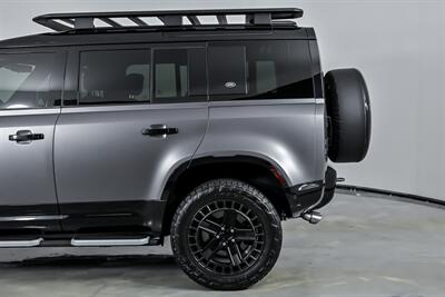 2022 Land Rover Defender 110 Carpathian Edition   - Photo 9 - Joliet, IL 60435