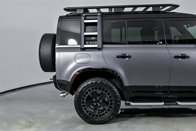 2022 Land Rover Defender 110 Carpathian Edition   - Photo 13 - Joliet, IL 60435