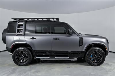 2022 Land Rover Defender 110 Carpathian Edition   - Photo 14 - Joliet, IL 60435