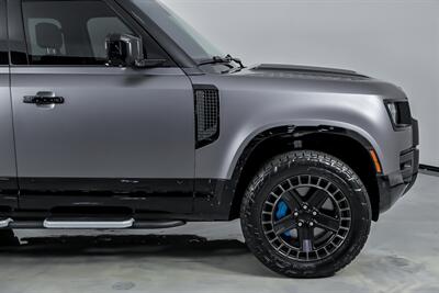 2022 Land Rover Defender 110 Carpathian Edition   - Photo 15 - Joliet, IL 60435