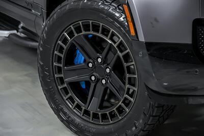 2022 Land Rover Defender 110 Carpathian Edition   - Photo 4 - Joliet, IL 60435