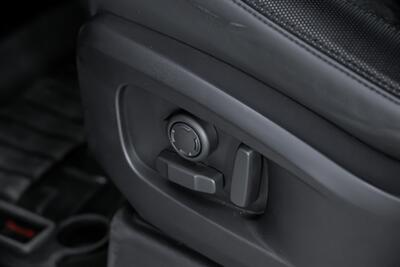 2022 Land Rover Defender 110 Carpathian Edition   - Photo 26 - Joliet, IL 60435