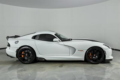 2014 Dodge SRT Viper TA- NUMBER 14/33   - Photo 14 - Joliet, IL 60435