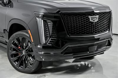 2025 Cadillac Escalade ESV Sport Platinum-BIG $139K MSRP-EXECUTIVE SEATING - Photo 3 - Joliet, IL 60435
