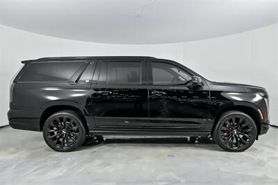 2025 Cadillac Escalade ESV Sport Platinum-BIG $139K MSRP-EXECUTIVE SEATING - Photo 14 - Joliet, IL 60435