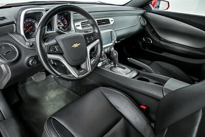 2015 Chevrolet Camaro SS   - Photo 20 - Joliet, IL 60435