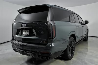 2026 Cadillac Escalade-V ESV   - Photo 10 - Joliet, IL 60435