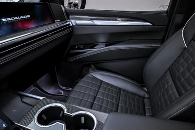 2026 Cadillac Escalade-V ESV   - Photo 36 - Joliet, IL 60435