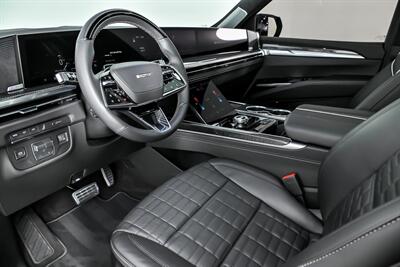 2026 Cadillac Escalade-V ESV   - Photo 16 - Joliet, IL 60435