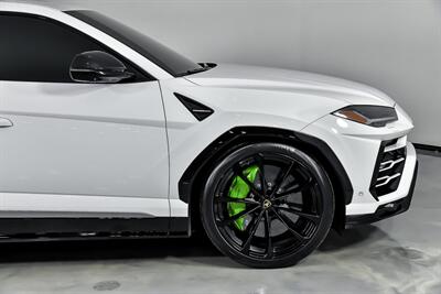 2020 Lamborghini Urus -TUNE-DOWNPIPES   - Photo 15 - Joliet, IL 60435