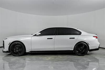 2025 BMW 760i xDrive-HUGE $147K MSRP-REAR THEATER   - Photo 7 - Joliet, IL 60435