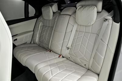 2025 BMW 760i xDrive-HUGE $147K MSRP-REAR THEATER   - Photo 23 - Joliet, IL 60435