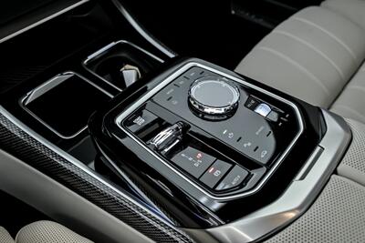 2025 BMW 760i xDrive-HUGE $147K MSRP-REAR THEATER   - Photo 36 - Joliet, IL 60435