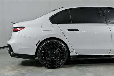 2025 BMW 760i xDrive-HUGE $147K MSRP-REAR THEATER   - Photo 12 - Joliet, IL 60435