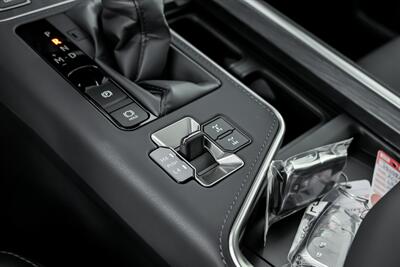 2025 Lexus GX 550 Overtrail   - Photo 35 - Joliet, IL 60435