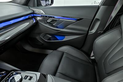 2025 BMW M5 -CARBON PACKAGE! - Photo 36 - Joliet, IL 60435