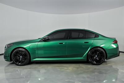 2025 BMW M5 -CARBON PACKAGE! - Photo 8 - Joliet, IL 60435