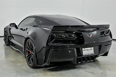 2019 Chevrolet Corvette Z06 2LZ   - Photo 10 - Joliet, IL 60435