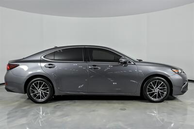 2016 Lexus ES 350   - Photo 14 - Joliet, IL 60435