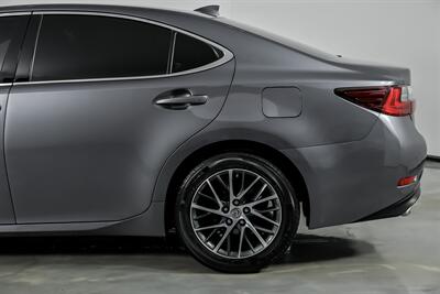 2016 Lexus ES 350   - Photo 9 - Joliet, IL 60435