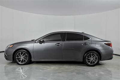 2016 Lexus ES 350   - Photo 8 - Joliet, IL 60435