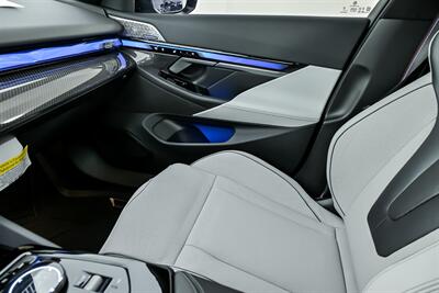 2025 BMW M5 Touring   - Photo 39 - Joliet, IL 60435