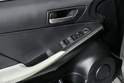 2021 Lexus IS 350 F SPORT   - Photo 17 - Joliet, IL 60435