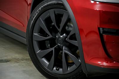 2022 Tesla Model X   - Photo 4 - Joliet, IL 60435