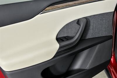 2022 Tesla Model X   - Photo 18 - Joliet, IL 60435