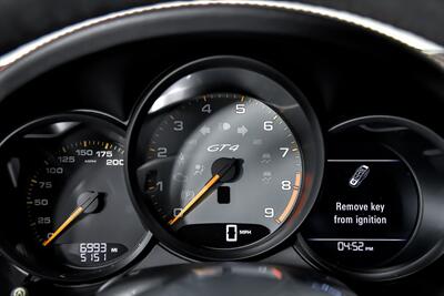 2016 Porsche Cayman GT4   - Photo 26 - Joliet, IL 60435