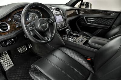 2018 Bentley Bentayga Onyx Edition   - Photo 24 - Joliet, IL 60435