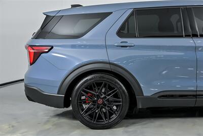 2025 Ford Explorer ST   - Photo 13 - Joliet, IL 60435