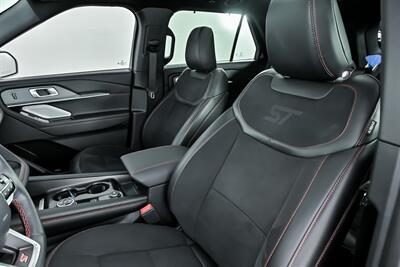 2025 Ford Explorer ST   - Photo 22 - Joliet, IL 60435