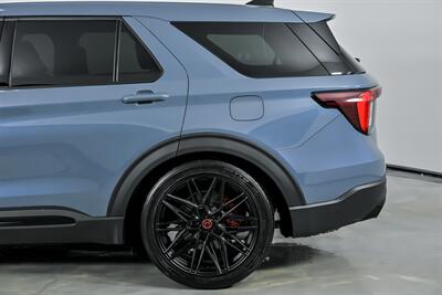 2025 Ford Explorer ST   - Photo 9 - Joliet, IL 60435
