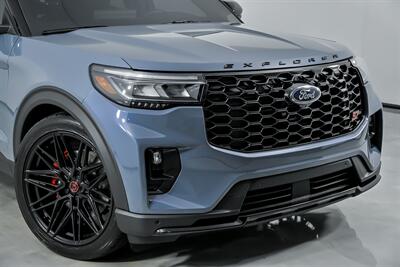 2025 Ford Explorer ST   - Photo 3 - Joliet, IL 60435