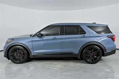 2025 Ford Explorer ST   - Photo 8 - Joliet, IL 60435