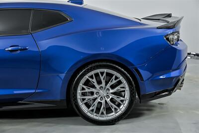2021 Chevrolet Camaro ZL1   - Photo 9 - Joliet, IL 60435