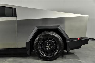 2024 Tesla Cybertruck Cyberbeast   - Photo 9 - Joliet, IL 60435