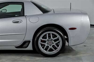 2002 Chevrolet Corvette Z06   - Photo 9 - Joliet, IL 60435