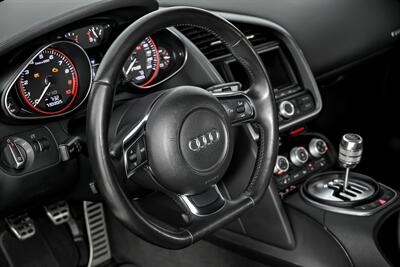 2012 Audi R8 5.2 quattro   - Photo 24 - Joliet, IL 60435