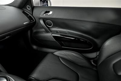 2012 Audi R8 5.2 quattro   - Photo 35 - Joliet, IL 60435