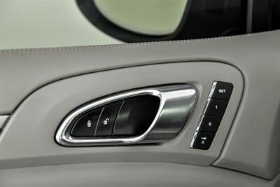 2013 Porsche Cayenne Turbo   - Photo 18 - Joliet, IL 60435