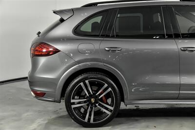 2013 Porsche Cayenne Turbo   - Photo 12 - Joliet, IL 60435