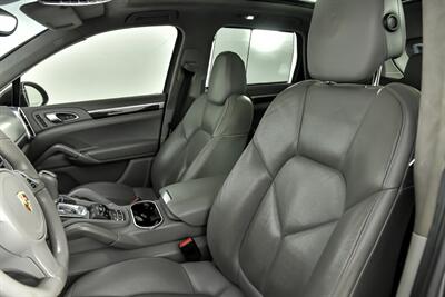 2013 Porsche Cayenne Turbo   - Photo 23 - Joliet, IL 60435