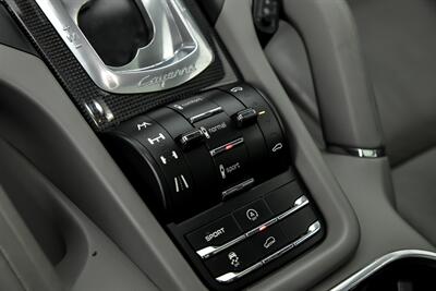 2013 Porsche Cayenne Turbo   - Photo 40 - Joliet, IL 60435