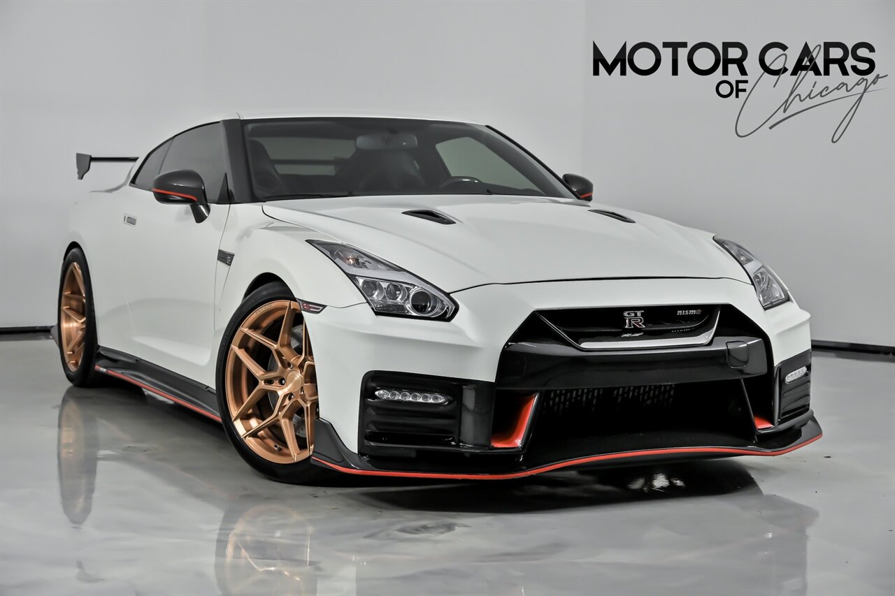 2013 Nissan GT-R Premium's photo