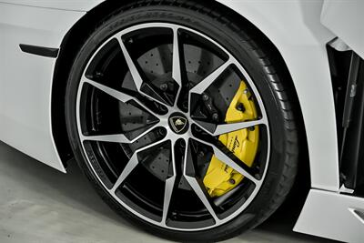 2017 Lamborghini Aventador LP 700-4-FRESH SERVICE!   - Photo 22 - Joliet, IL 60435