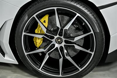 2017 Lamborghini Aventador LP 700-4-FRESH SERVICE!   - Photo 21 - Joliet, IL 60435